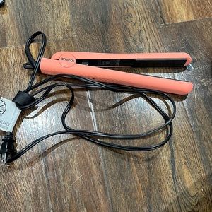 Amika straightener - brand new.